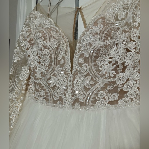 Maggie Sottero Dresses & Skirts - Maggie Sottero Wedding Gown size 22